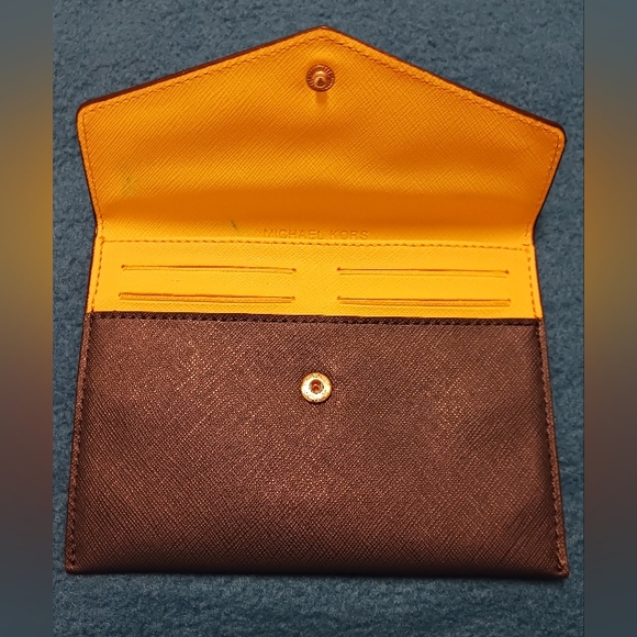 GUC Michael Kors Cardholder - Picture 7 of 8